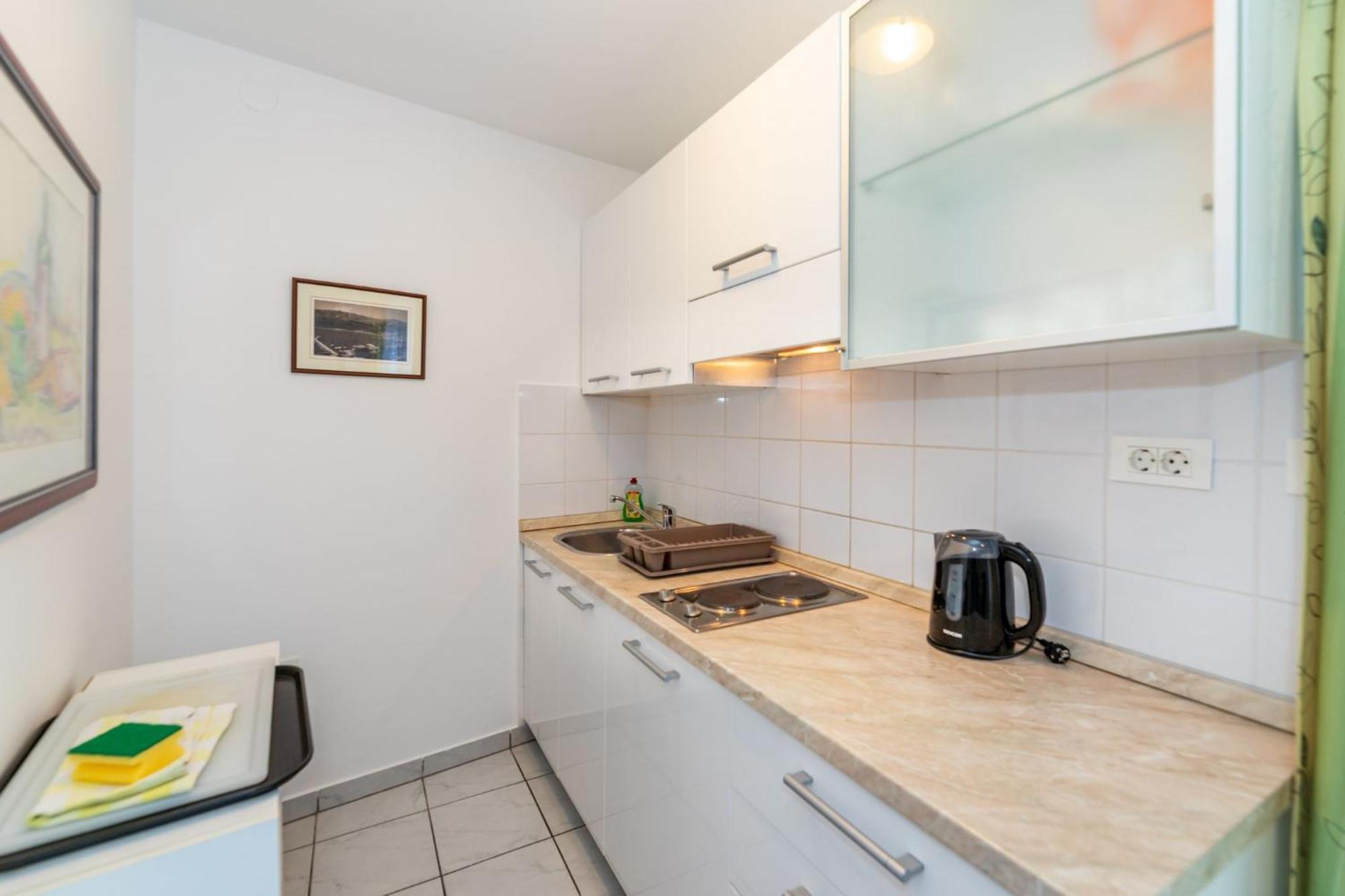 Apartments Oleander Kricin Башка Экстерьер фото